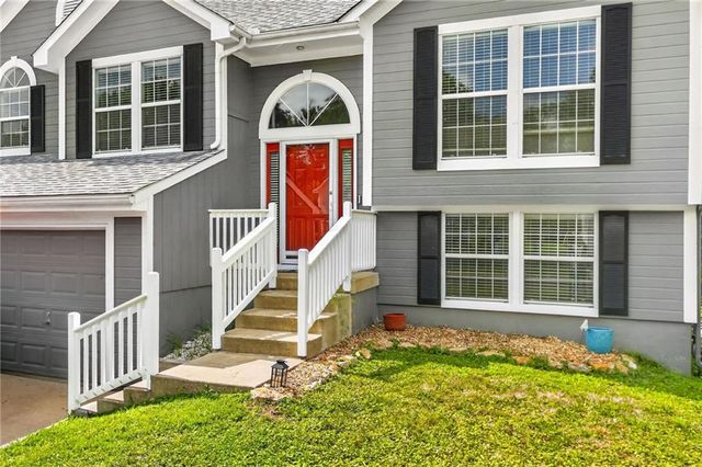 303 Crystal Drive, Belton, MO 64012