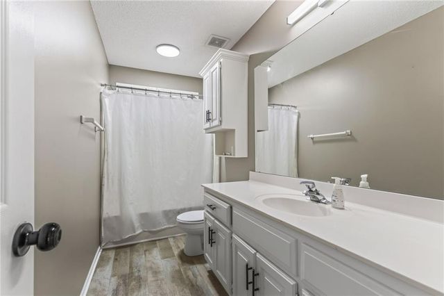 303 Crystal Drive, Belton, MO 64012