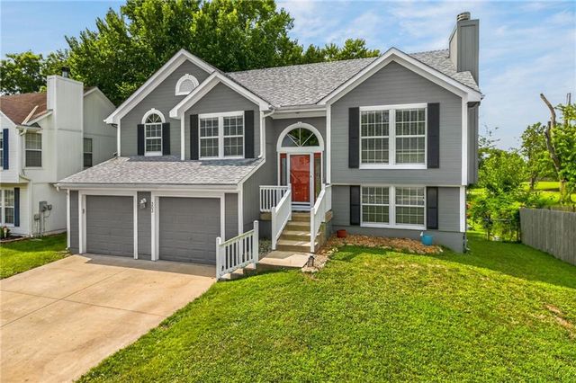 303 Crystal Drive, Belton, MO 64012