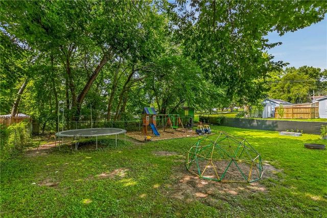 303 Crystal Drive, Belton, MO 64012