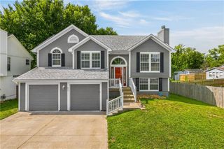 303 Crystal Drive, Belton, MO 64012