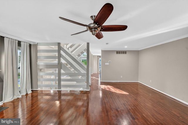 113 WHISTLING SWAN LN, Downingtown, PA 19335