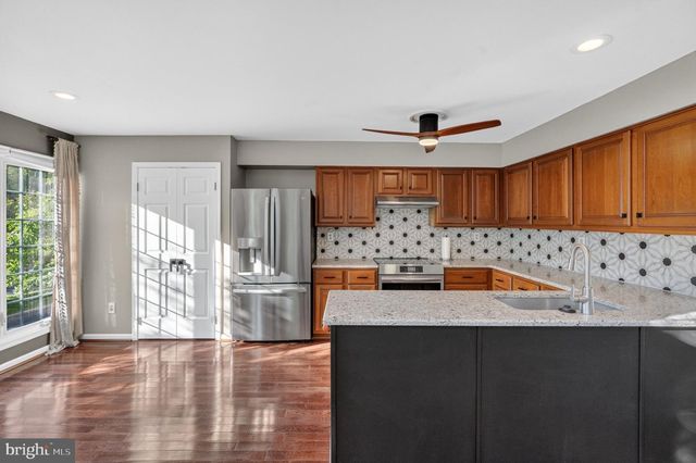 113 WHISTLING SWAN LN, Downingtown, PA 19335
