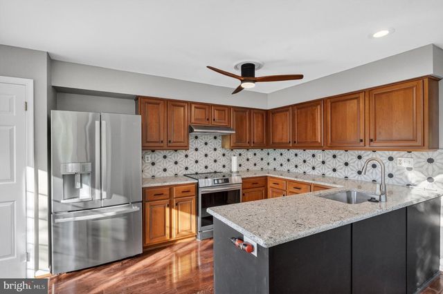 113 WHISTLING SWAN LN, Downingtown, PA 19335