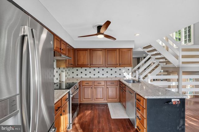 113 WHISTLING SWAN LN, Downingtown, PA 19335