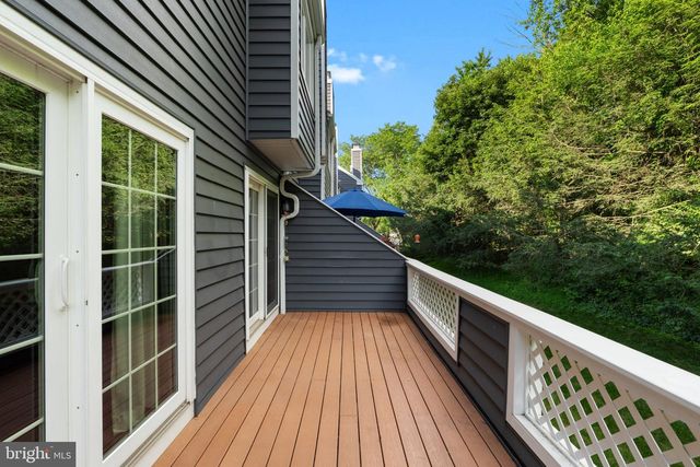 113 WHISTLING SWAN LN, Downingtown, PA 19335