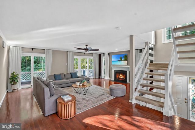 113 WHISTLING SWAN LN, Downingtown, PA 19335