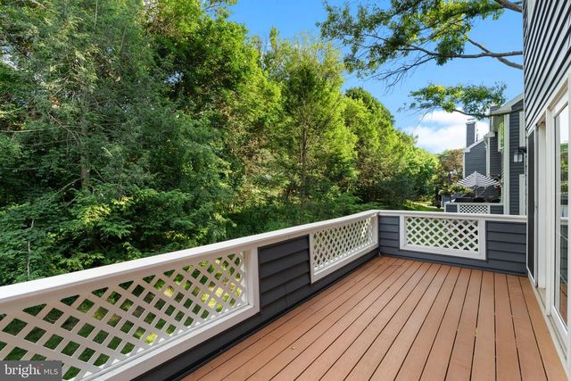 113 WHISTLING SWAN LN, Downingtown, PA 19335