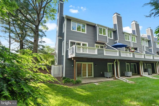 113 WHISTLING SWAN LN, Downingtown, PA 19335