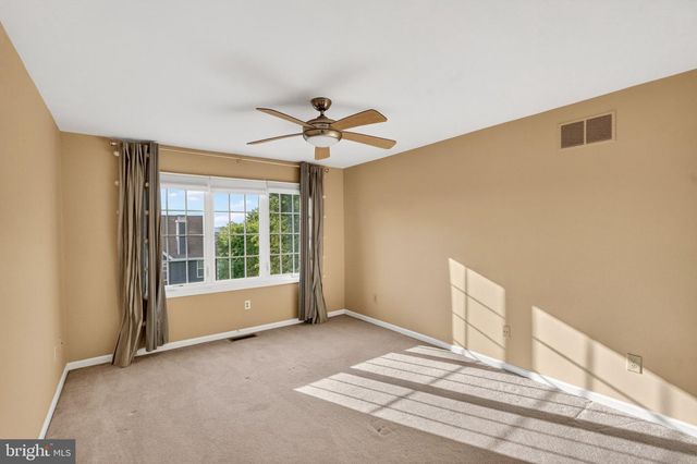 113 WHISTLING SWAN LN, Downingtown, PA 19335