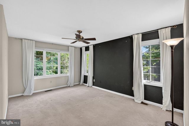 113 WHISTLING SWAN LN, Downingtown, PA 19335
