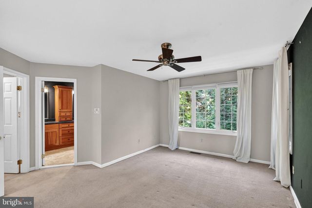 113 WHISTLING SWAN LN, Downingtown, PA 19335
