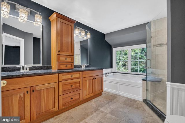 113 WHISTLING SWAN LN, Downingtown, PA 19335