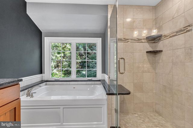 113 WHISTLING SWAN LN, Downingtown, PA 19335