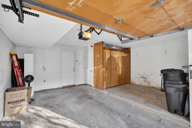 113 WHISTLING SWAN LN, Downingtown, PA 19335