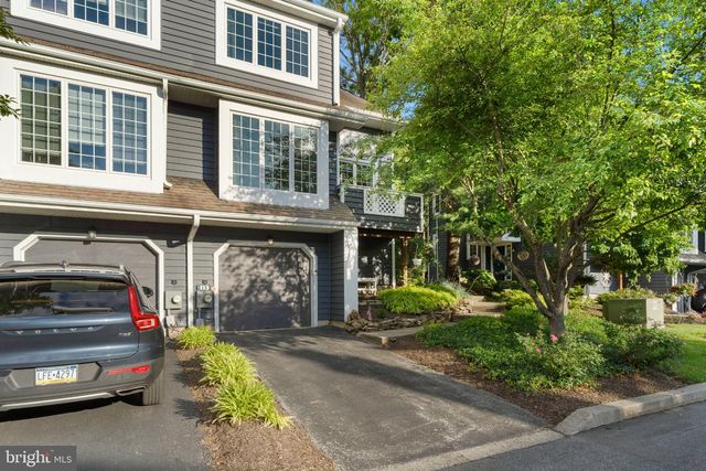 113 WHISTLING SWAN LN, Downingtown, PA 19335