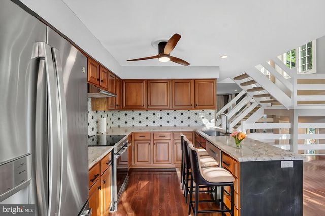 113 WHISTLING SWAN LN, Downingtown, PA 19335