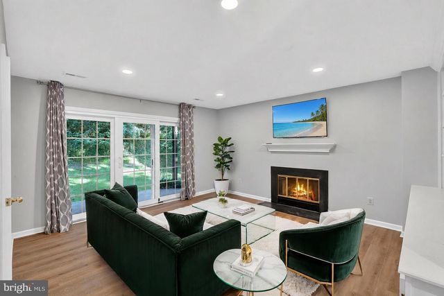 113 WHISTLING SWAN LN, Downingtown, PA 19335