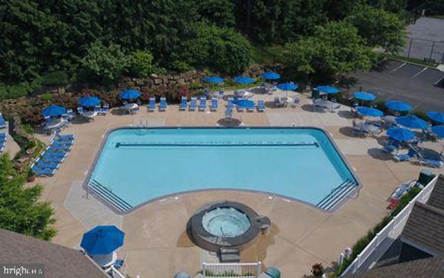 113 WHISTLING SWAN LN, Downingtown, PA 19335
