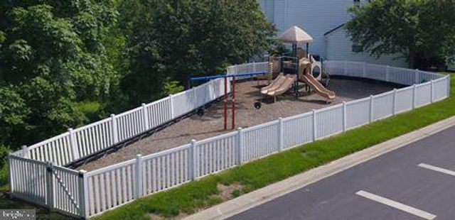 113 WHISTLING SWAN LN, Downingtown, PA 19335