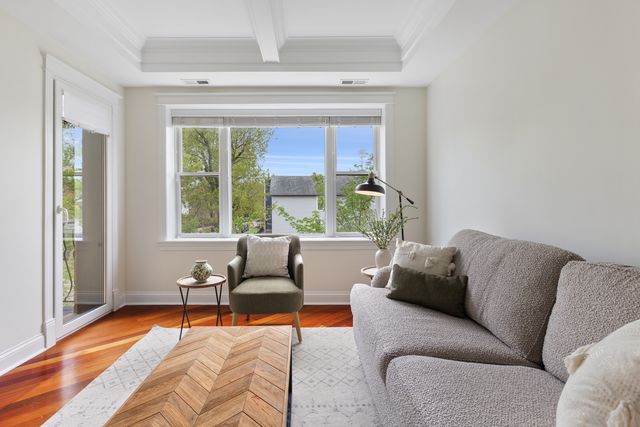 2702 W CORTLAND Avenue 2, Chicago, IL 60647