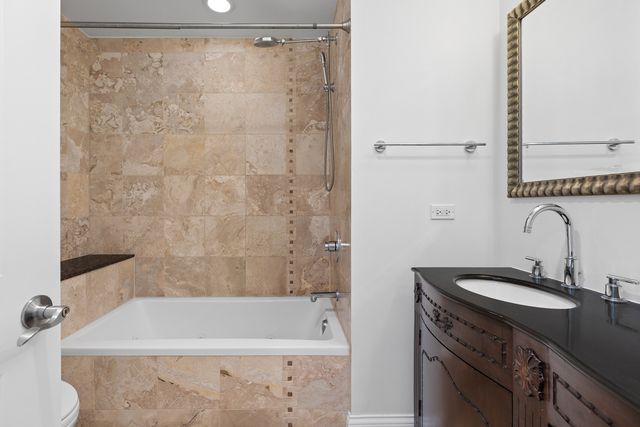 2702 W CORTLAND Avenue 2, Chicago, IL 60647