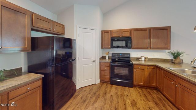 10610 River Oaks Drive, Perrysburg, OH 43551