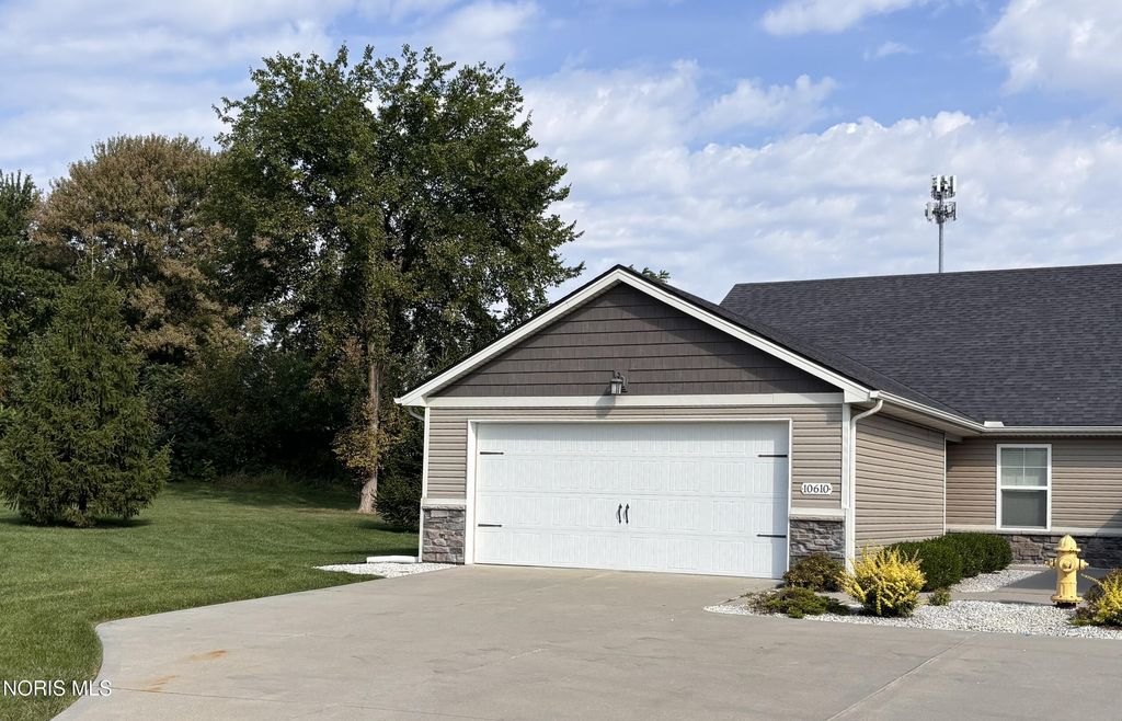 10610 River Oaks Drive, Perrysburg, OH 43551