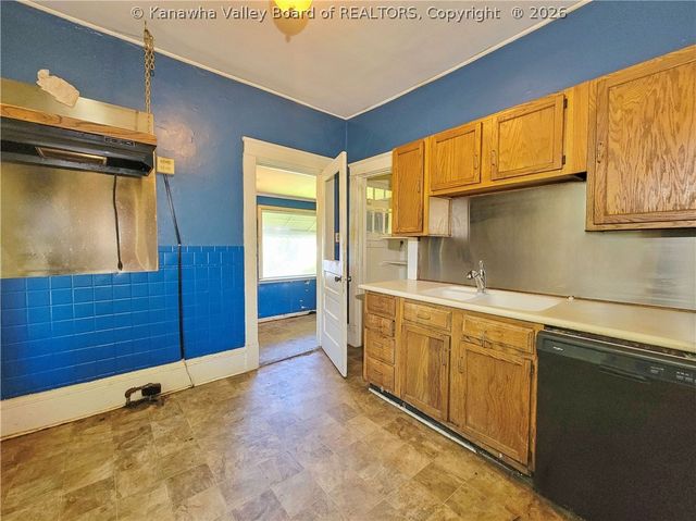 859 Anaconda Avenue, Charleston, WV 25302