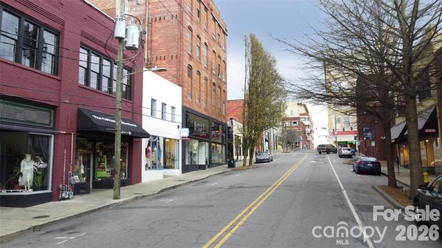 28 N Lexington Avenue, Asheville, NC 28801