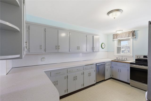 3 Wabasso Terrace, Middletown, RI 02842