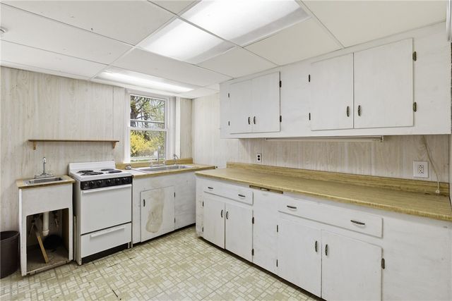 3 Wabasso Terrace, Middletown, RI 02842