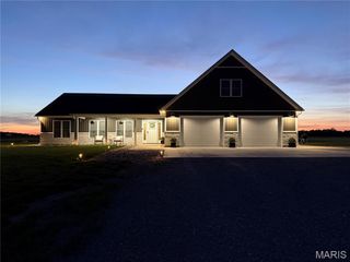 55550 Lone Cedar Trail, New London, MO 63459
