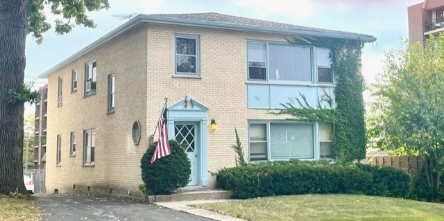 4931 Saratoga Avenue 1, Downers Grove, IL 60515