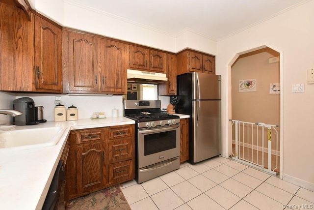 148 Simonson Road, Mineola, NY 11501