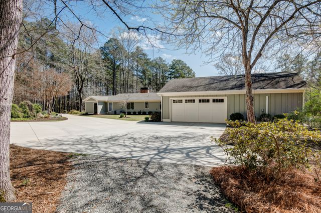 223 Rising Star Road, Fayetteville, GA 30215