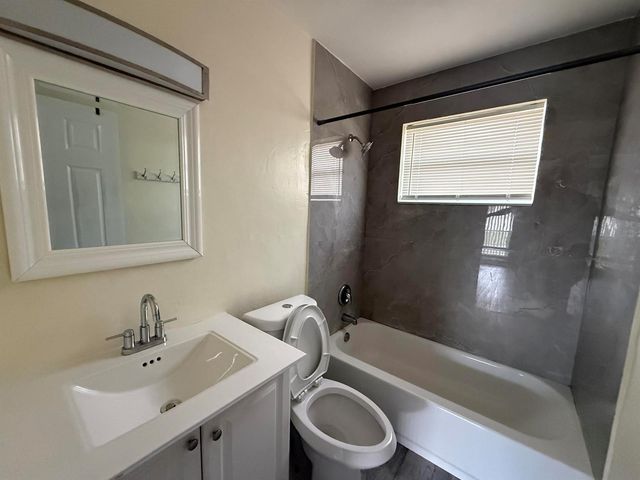4109 SW 24th Street, Fort Lauderdale, FL 33317