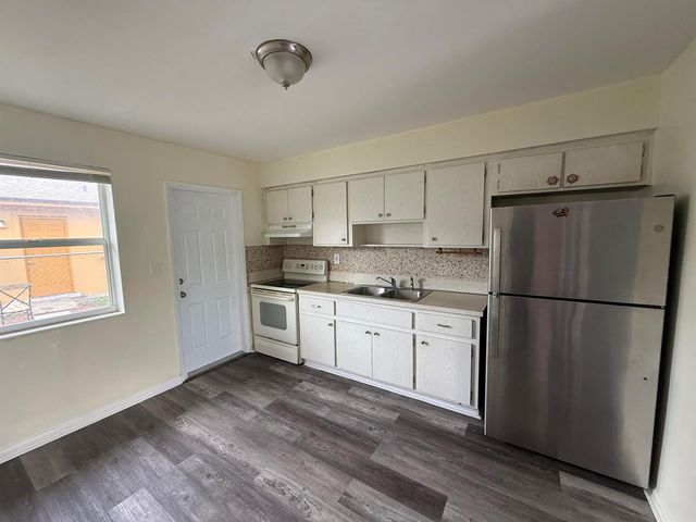 4109 SW 24th Street, Fort Lauderdale, FL 33317