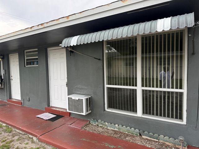 4109 SW 24th Street, Fort Lauderdale, FL 33317