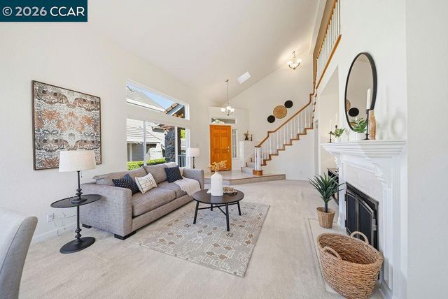 334 Saclan Ter, Clayton, CA 94517