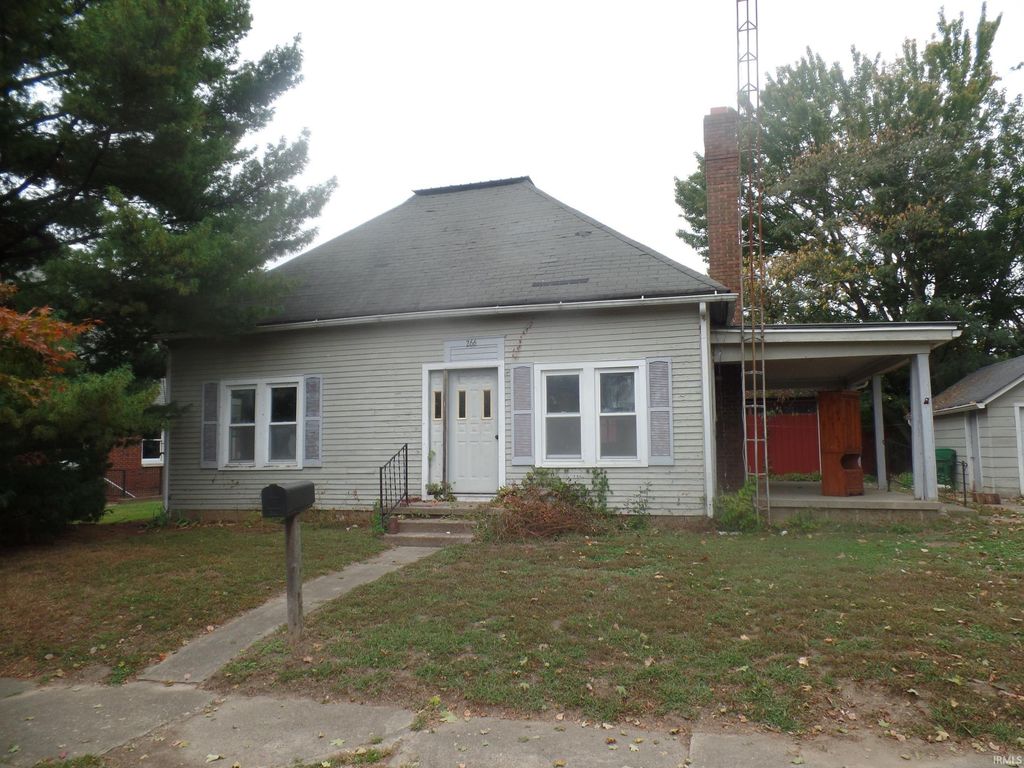 266 W Spring Street, Bloomfield, IN 47424