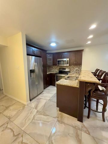 9109 W HILLSBOROUGH AVENUE J109, Tampa, FL 33615