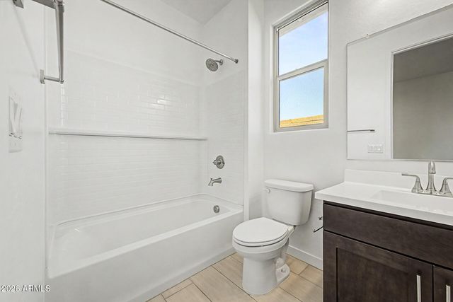 5330 W HARMONT Drive, Glendale, AZ 85302