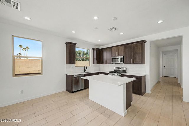 5330 W HARMONT Drive, Glendale, AZ 85302