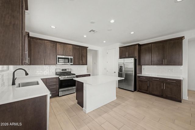 5330 W HARMONT Drive, Glendale, AZ 85302