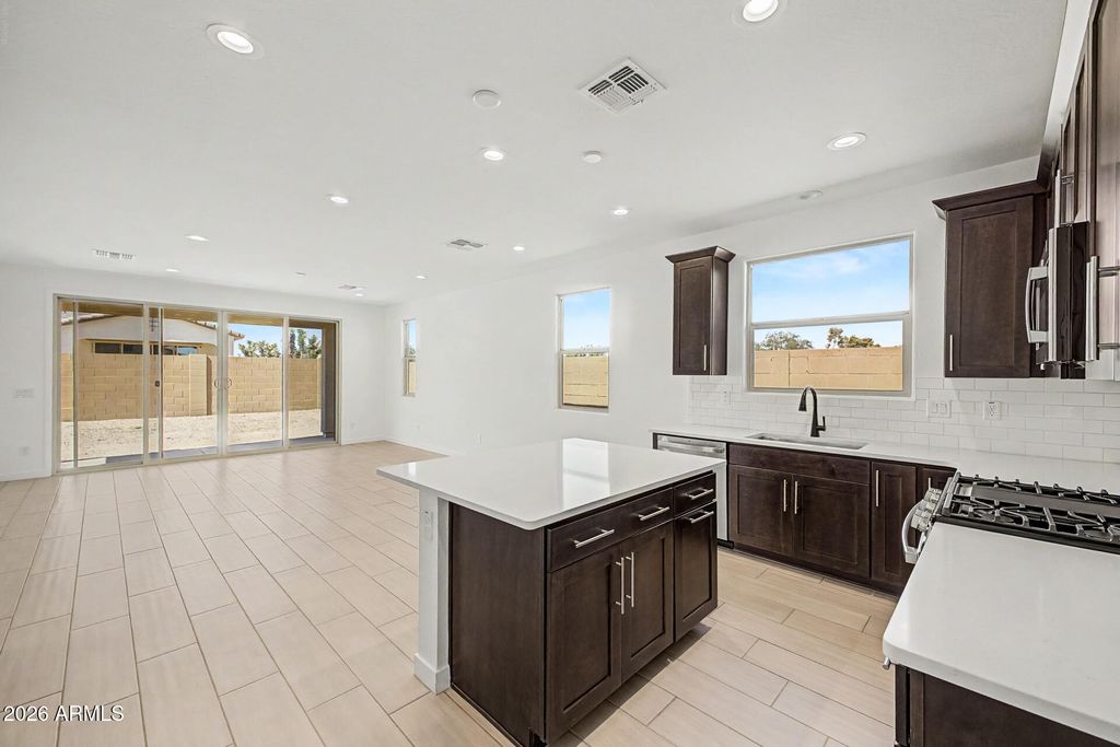5330 W HARMONT Drive, Glendale, AZ 85302