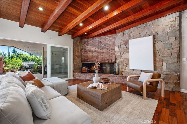 2120 Yucca, Fullerton, CA 92835