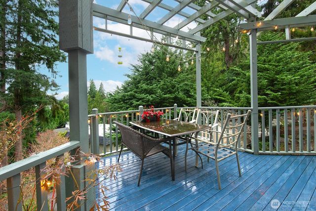 12117 Clearview Drive, Edmonds, WA 98026