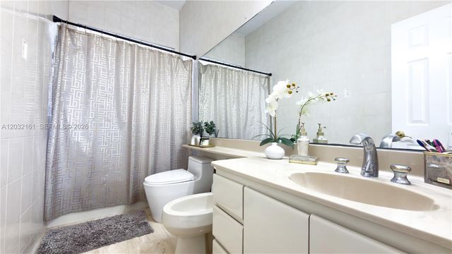 15106 NW 89th Ct, Miami Lakes, FL 33018