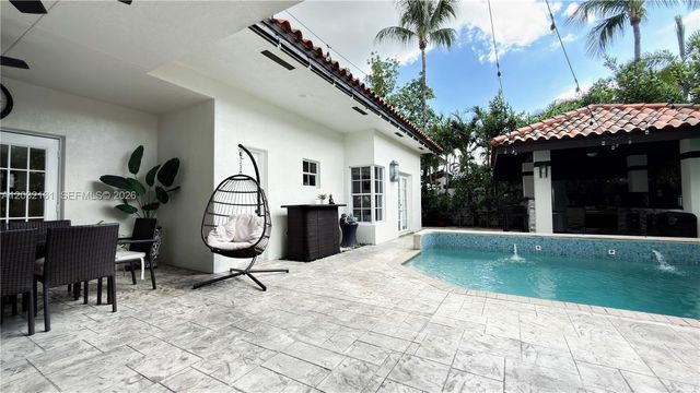 15106 NW 89th Ct, Miami Lakes, FL 33018